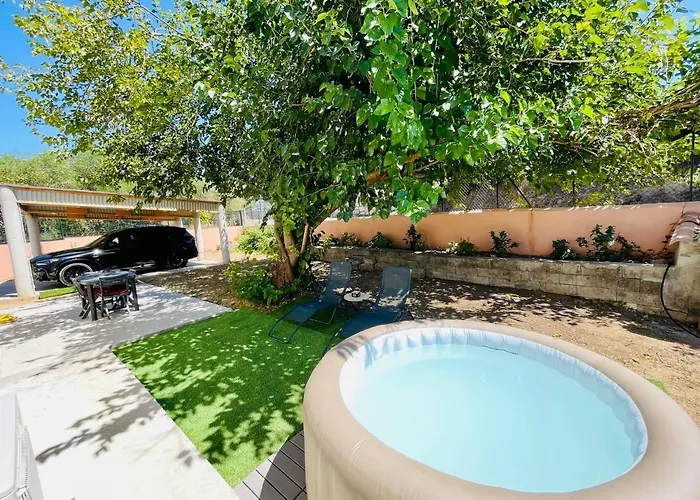 Josephine Apartment *