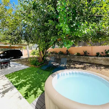 Josephine Apartment *